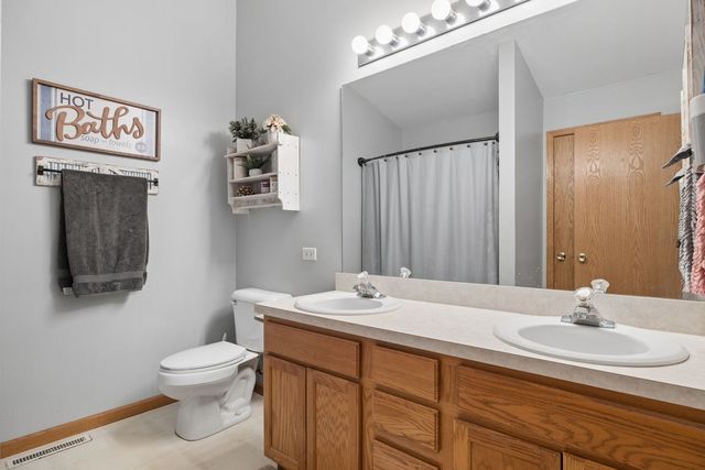 25724 S Red Stable Lane, Channahon, IL 60410