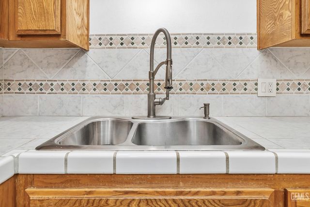 4600 Alexander Street, Bakersfield, CA 93307