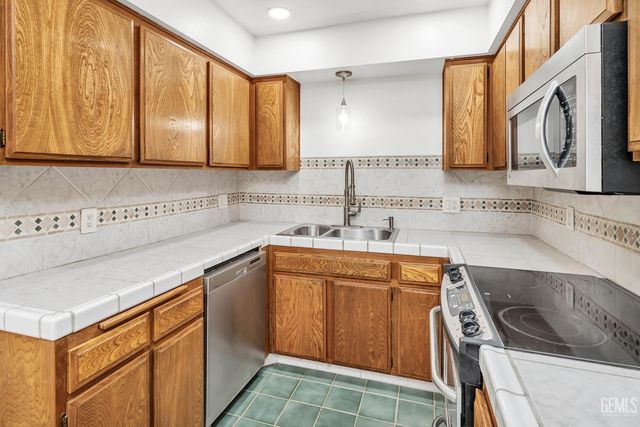 4600 Alexander Street, Bakersfield, CA 93307