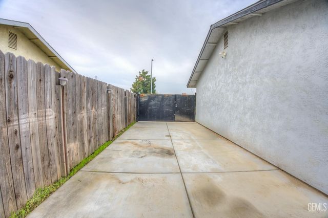 4600 Alexander Street, Bakersfield, CA 93307