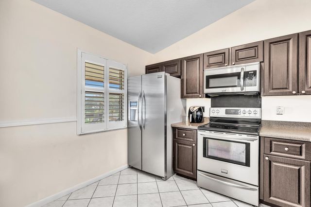 22017 PALMS WAY # 202 202, Boca Raton, FL 33433