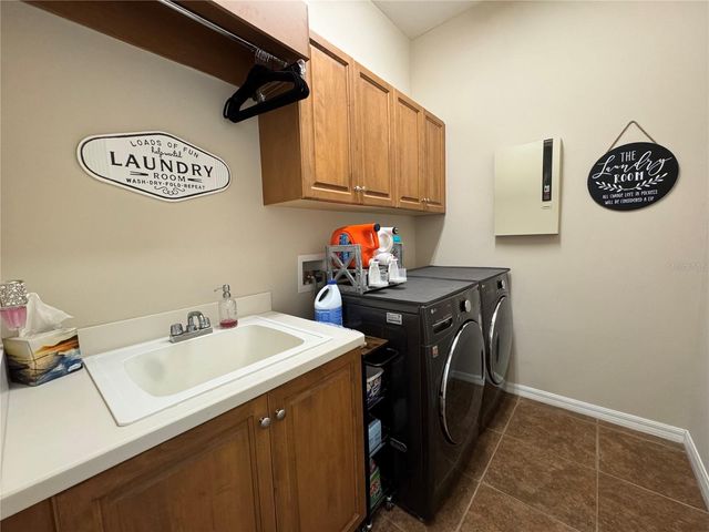 21001 LAKE VIENNA DRIVE, Land O Lakes, FL 34638