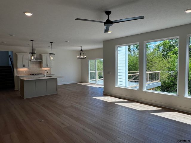 12613 Cooper Street, Papillion, NE 68138