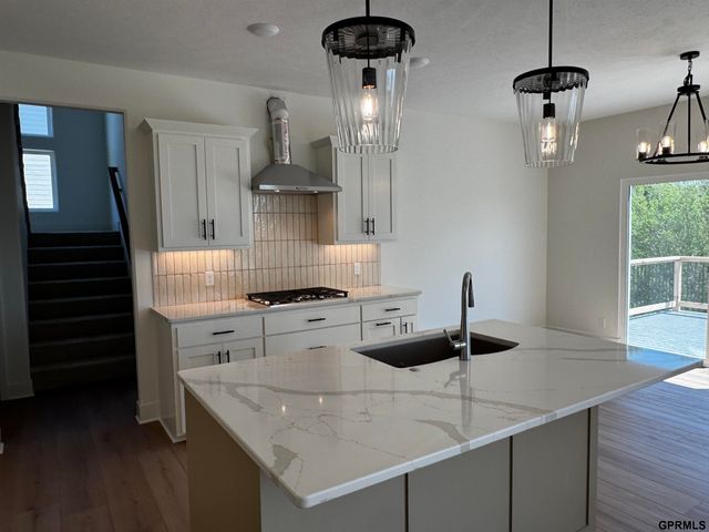 12613 Cooper Street, Papillion, NE 68138