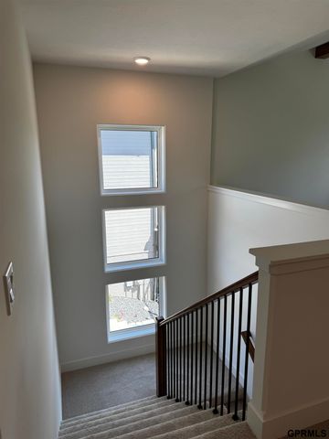12613 Cooper Street, Papillion, NE 68138