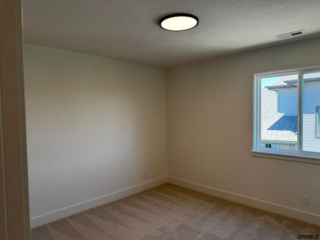 12613 Cooper Street, Papillion, NE 68138