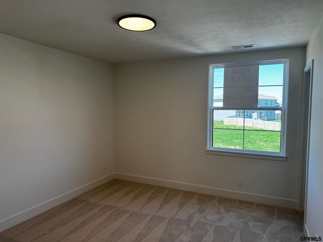 12613 Cooper Street, Papillion, NE 68138