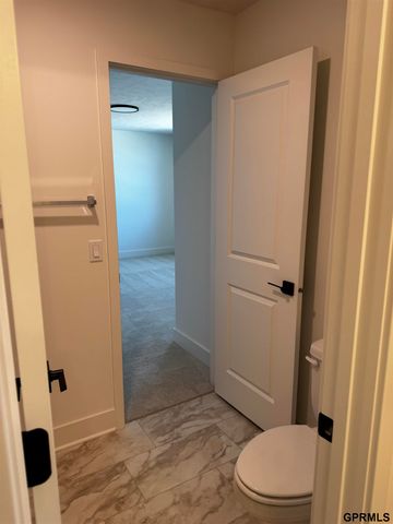 12613 Cooper Street, Papillion, NE 68138