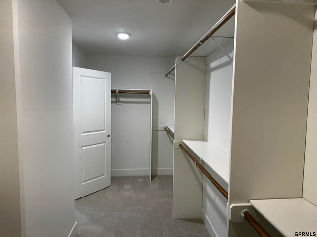 12613 Cooper Street, Papillion, NE 68138