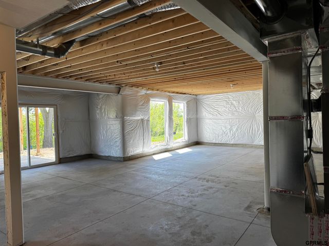 12613 Cooper Street, Papillion, NE 68138