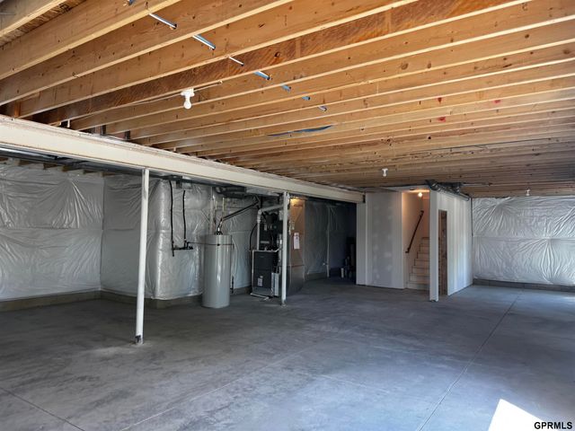 12613 Cooper Street, Papillion, NE 68138