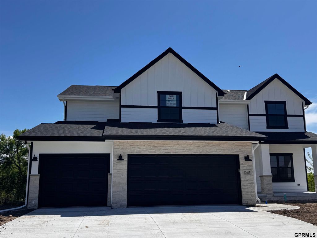 12613 Cooper Street, Papillion, NE 68138