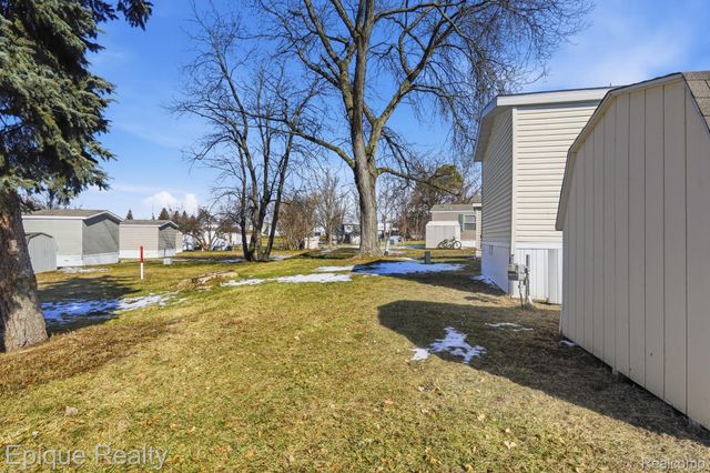 11 Legrand Street, Howell, MI 48843