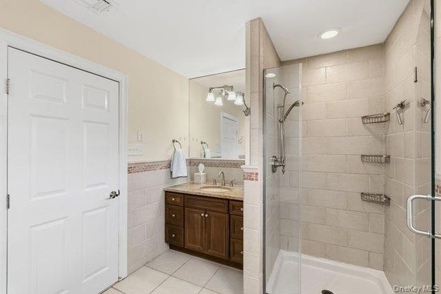 47 Syosset Circle, Syosset, NY 11791