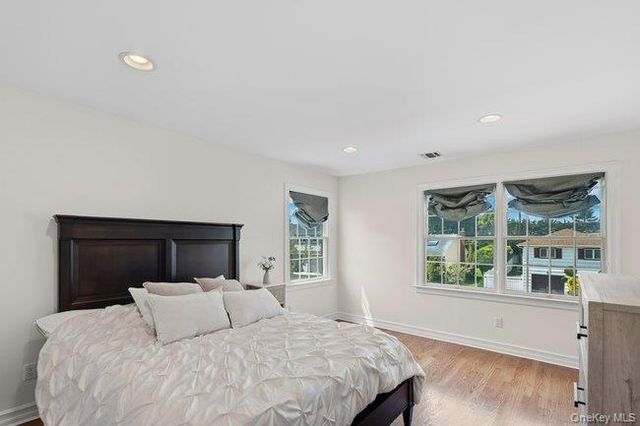 47 Syosset Circle, Syosset, NY 11791
