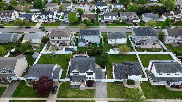 47 Syosset Circle, Syosset, NY 11791