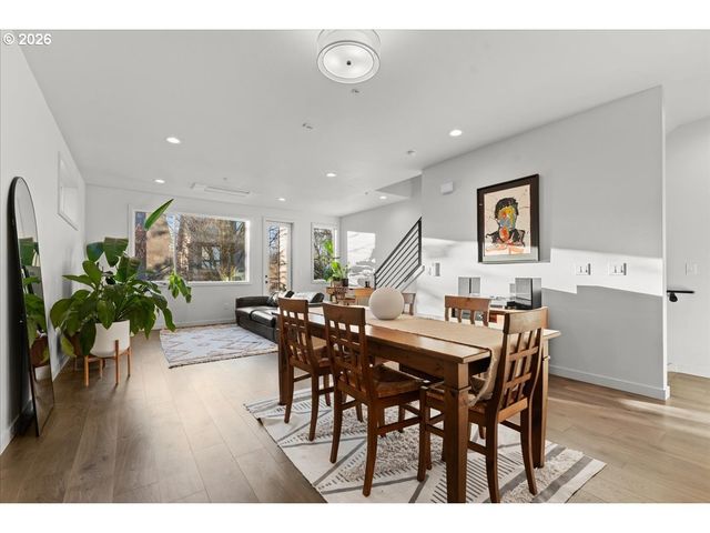 601 Se SPOKANE St, Portland, OR 97202