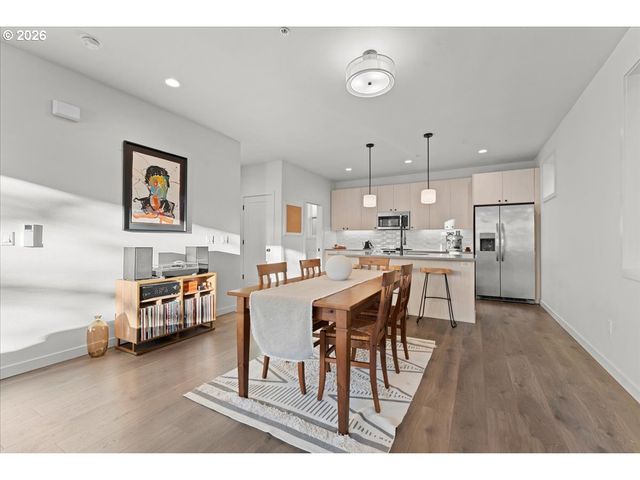 601 Se SPOKANE St, Portland, OR 97202