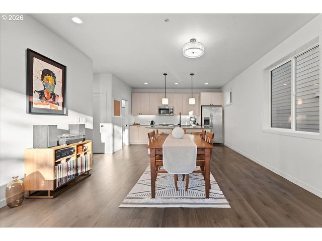 601 Se SPOKANE St, Portland, OR 97202