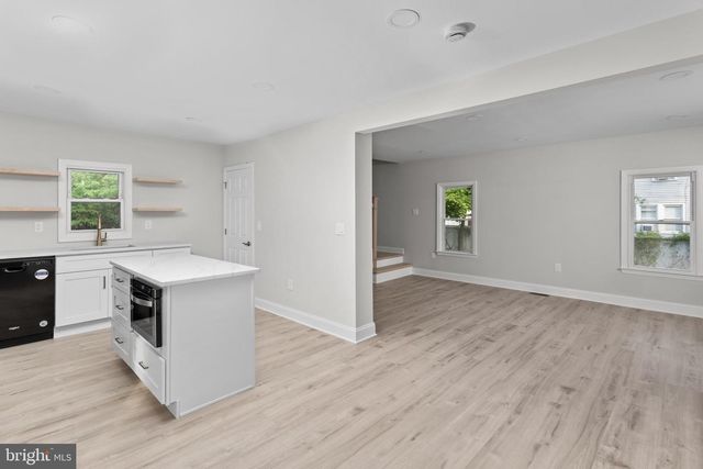 256 EWINGVILLE RD, Ewing, NJ 08638