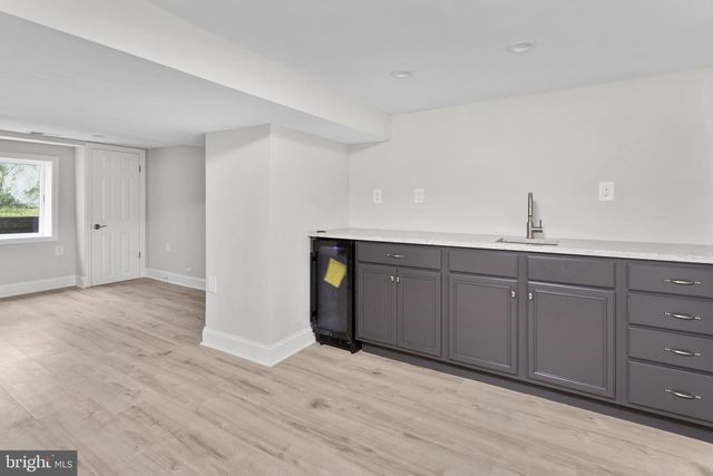 256 EWINGVILLE RD, Ewing, NJ 08638