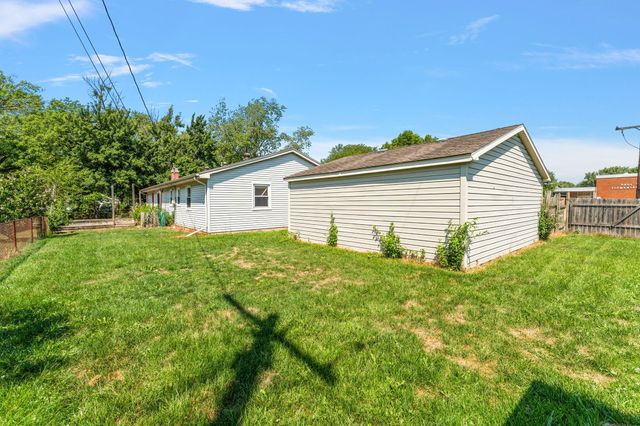 739 Eagle Creek Road, Valparaiso, IN 46385