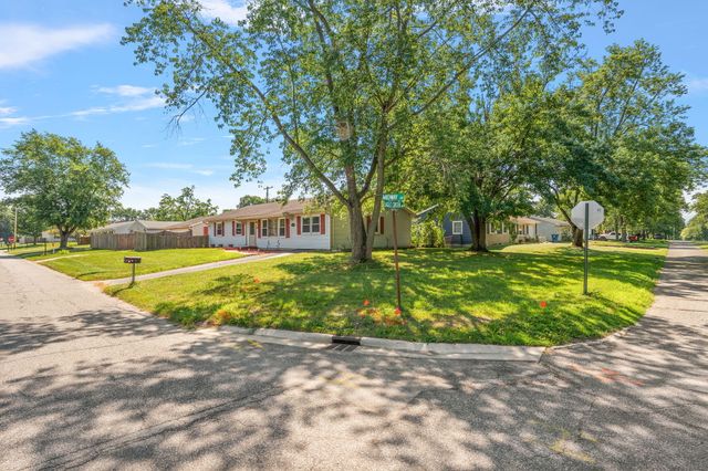 739 Eagle Creek Road, Valparaiso, IN 46385