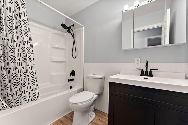 739 Eagle Creek Road, Valparaiso, IN 46385