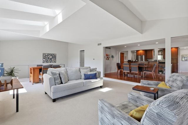 18121 Judicial Way S, Lakeville, MN 55044