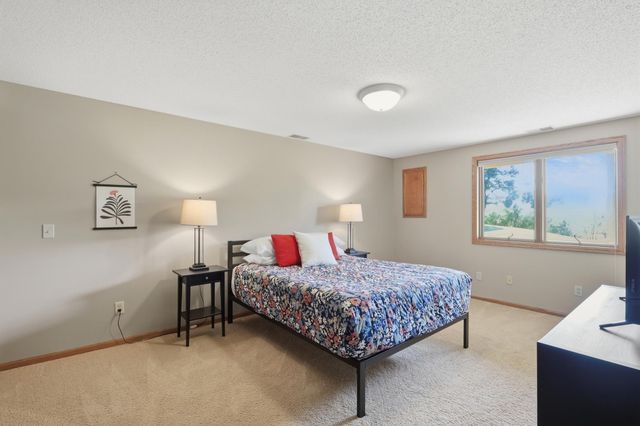 18121 Judicial Way S, Lakeville, MN 55044