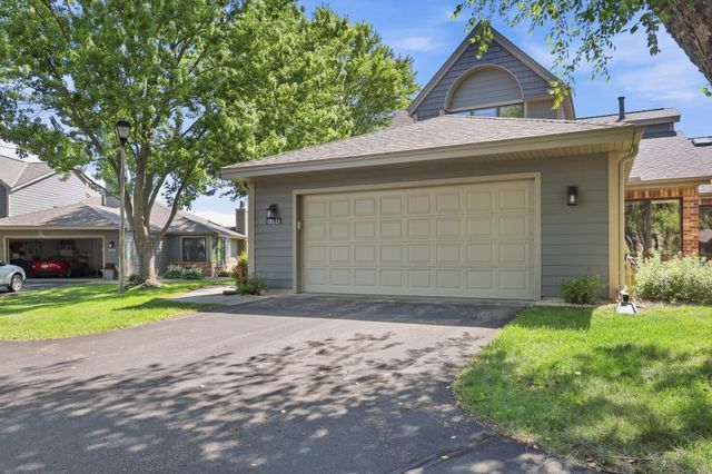 18121 Judicial Way S, Lakeville, MN 55044