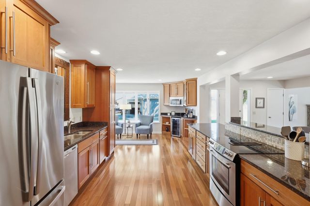 18121 Judicial Way S, Lakeville, MN 55044