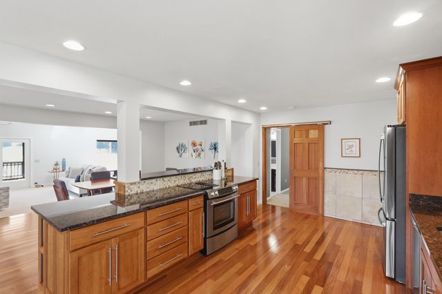 18121 Judicial Way S, Lakeville, MN 55044