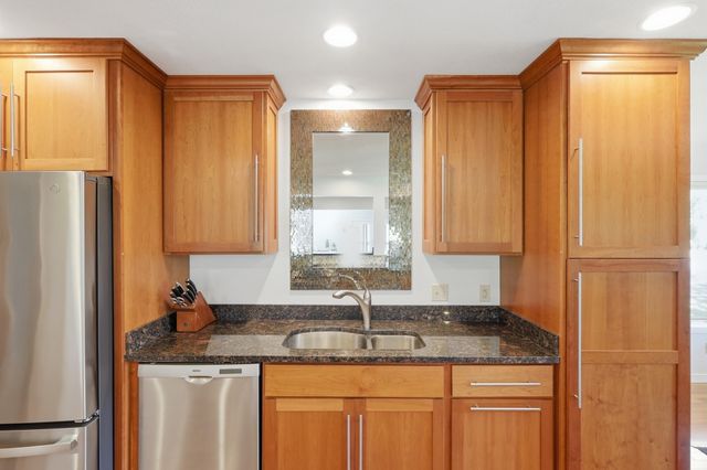 18121 Judicial Way S, Lakeville, MN 55044