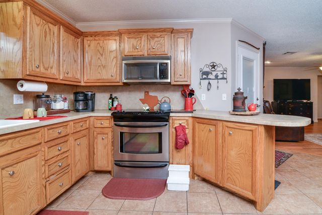 810 11th Street, Wolfforth, TX 79382