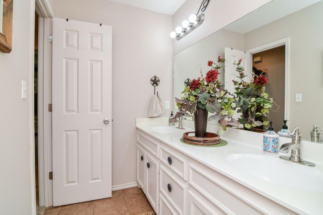 810 11th Street, Wolfforth, TX 79382