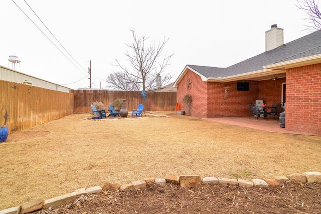 810 11th Street, Wolfforth, TX 79382