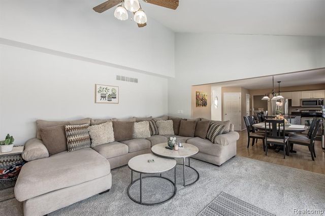 4930 Fox Chase Drive, White Lake, MI 48383