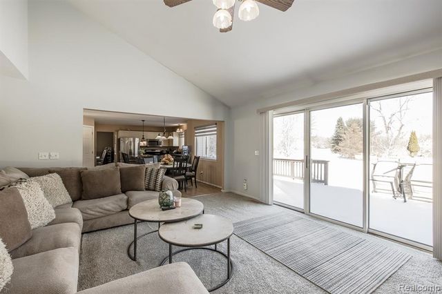 4930 Fox Chase Drive, White Lake, MI 48383