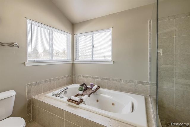 4930 Fox Chase Drive, White Lake, MI 48383