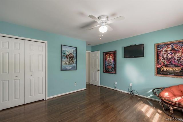 4930 Fox Chase Drive, White Lake, MI 48383