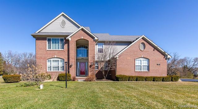 4930 Fox Chase Drive, White Lake, MI 48383
