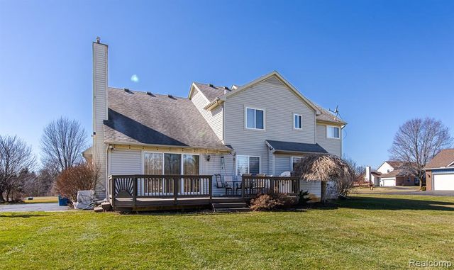 4930 Fox Chase Drive, White Lake, MI 48383