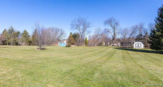 4930 Fox Chase Drive, White Lake, MI 48383