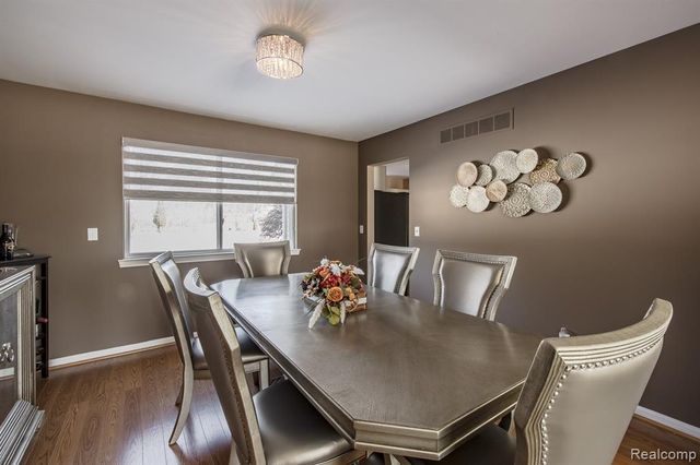 4930 Fox Chase Drive, White Lake, MI 48383