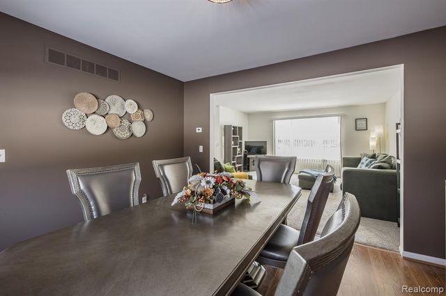 4930 Fox Chase Drive, White Lake, MI 48383