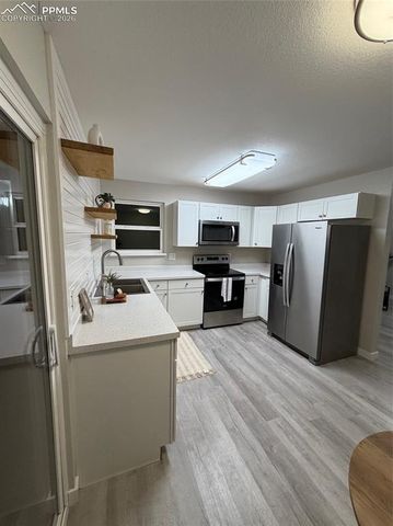 4440 Hollyridge Drive, Colorado Springs, CO 80916