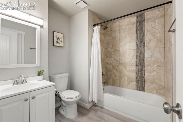 4440 Hollyridge Drive, Colorado Springs, CO 80916