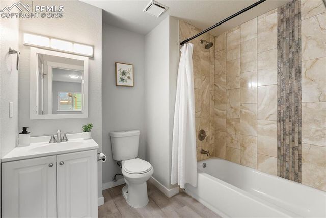 4440 Hollyridge Drive, Colorado Springs, CO 80916