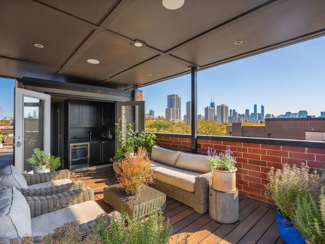1942 N Sedgwick Street PH, Chicago, IL 60614